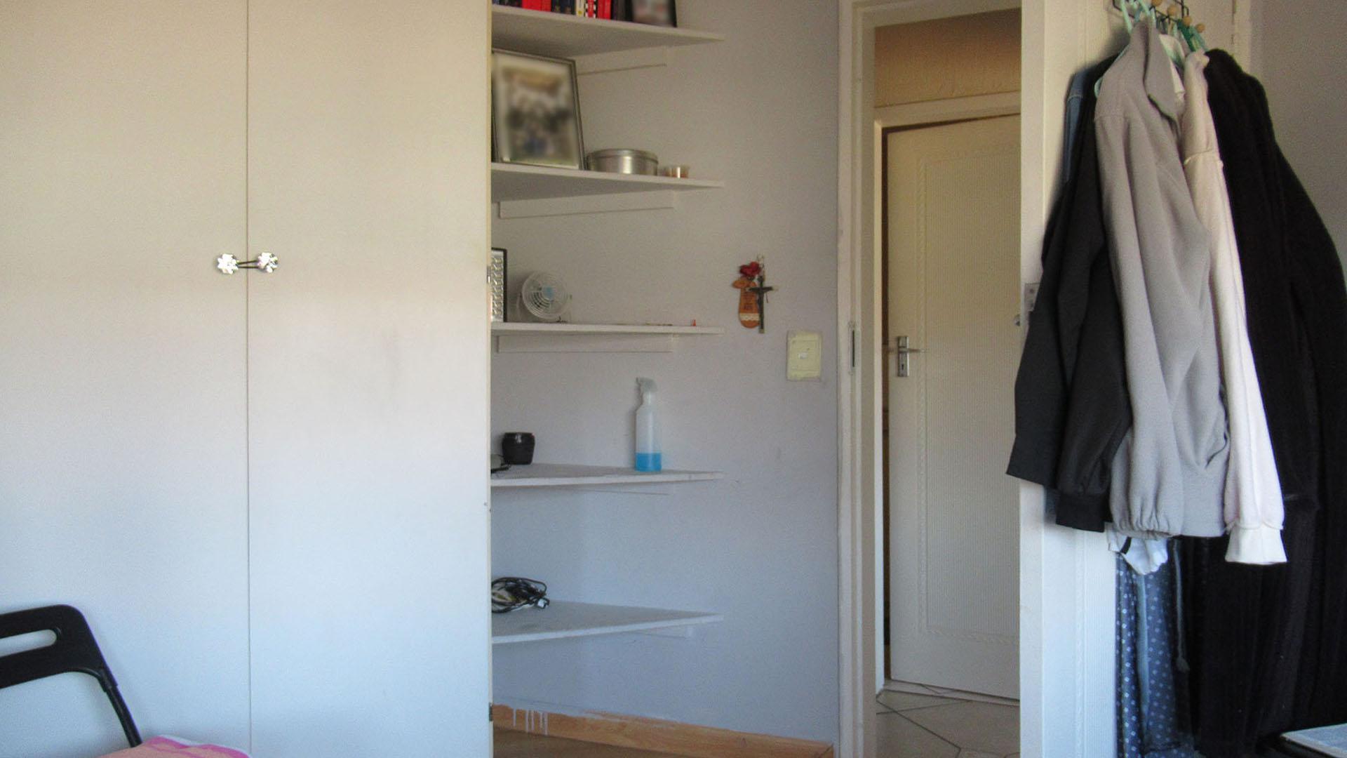 Bed Room 1 - 9 square meters of property in Florida