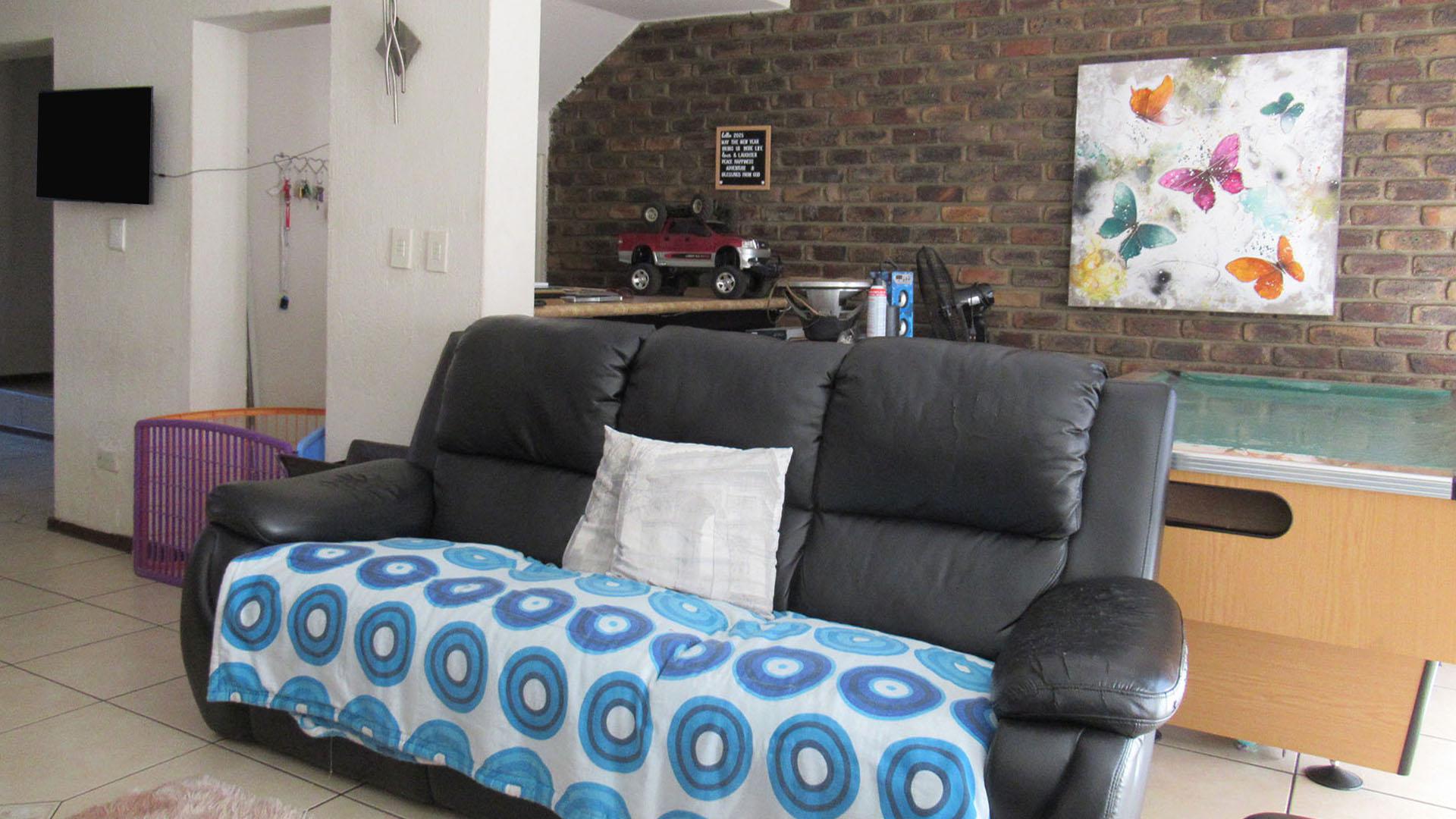 Lounges - 20 square meters of property in Florida