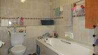Bathroom 1 - 6 square meters of property in Florida
