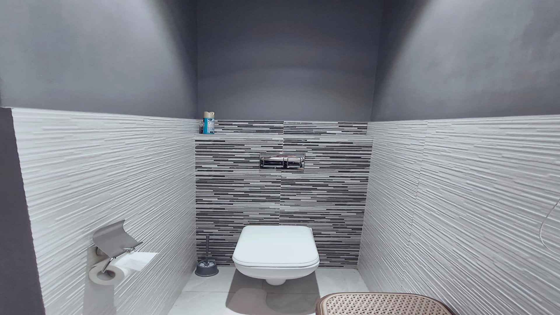 Bathroom 1 of property in Queensburgh