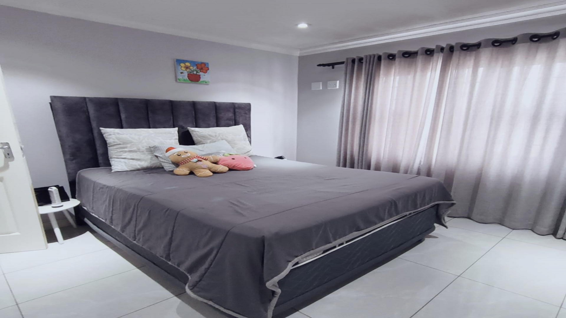 Bed Room 1 of property in Queensburgh