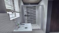 Bathroom 3+ of property in Queensburgh