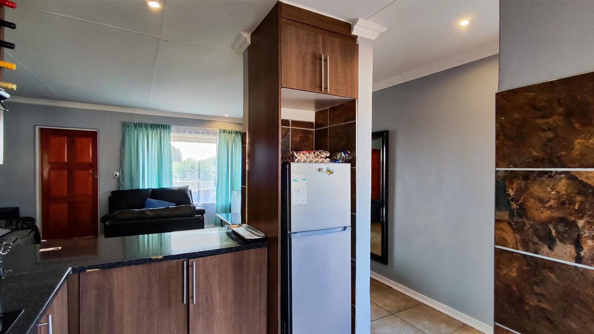 Kitchen - 7 square meters of property in Glen Marais