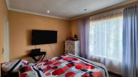 Main Bedroom - 12 square meters of property in Glen Marais