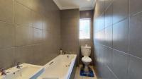 Main Bathroom - 5 square meters of property in Glen Marais