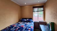 Bed Room 1 - 9 square meters of property in Glen Marais