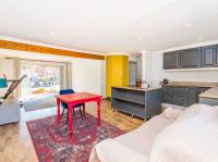  of property in Die Hoewes