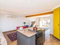  of property in Die Hoewes