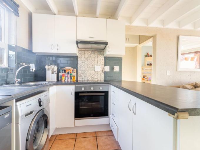 2 Bedroom Apartment for Sale For Sale in Magaliessig - MR681201