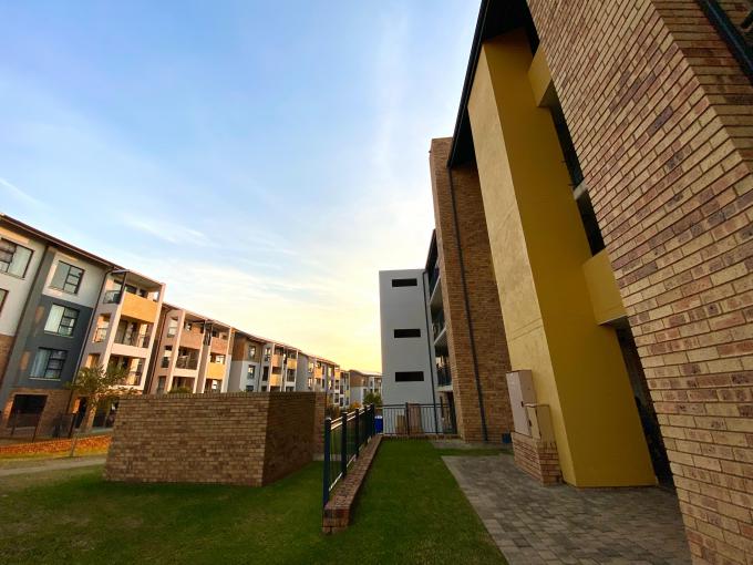 2 Bedroom Sectional Title for Sale For Sale in Amberfield - MR681287