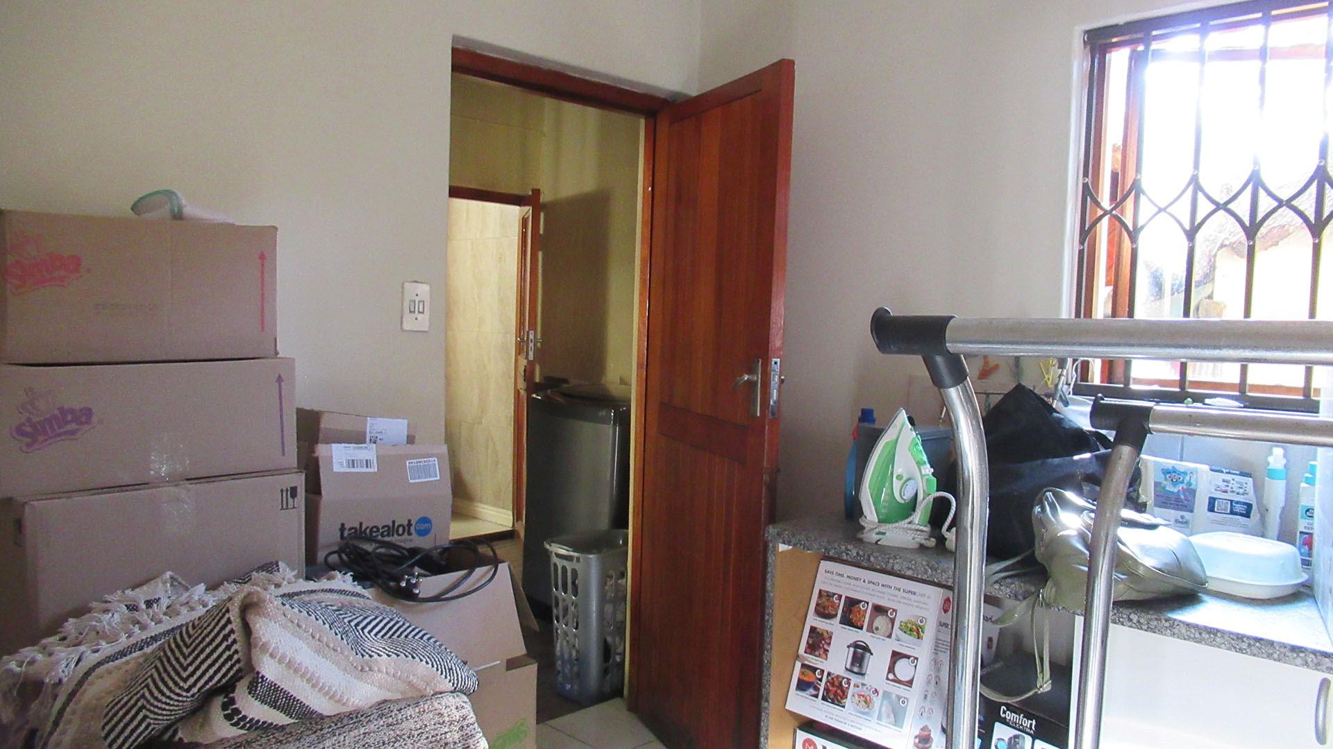 Bed Room 1 - 9 square meters of property in Northwold