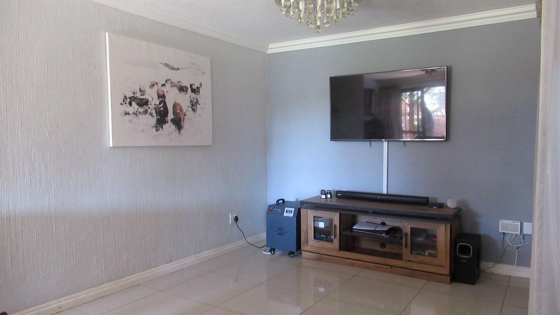 TV Room - 11 square meters of property in Northwold