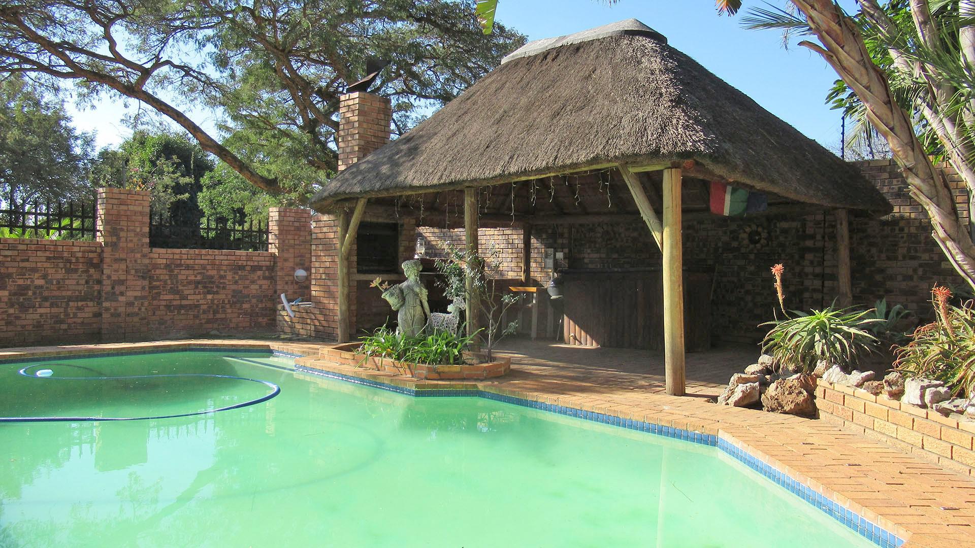 Entertainment - 32 square meters of property in Northwold