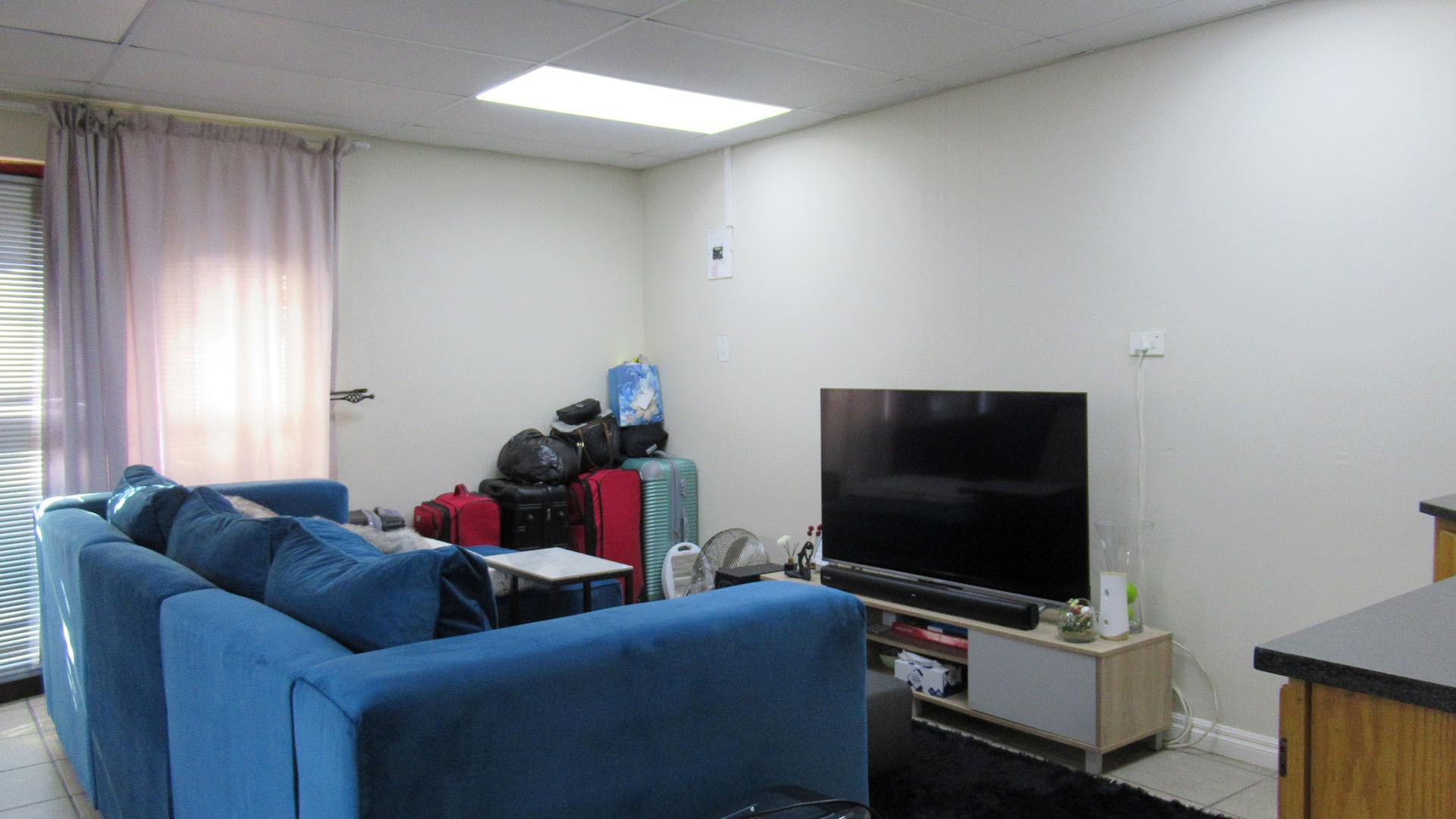 Flatlet - 101 square meters of property in Northwold