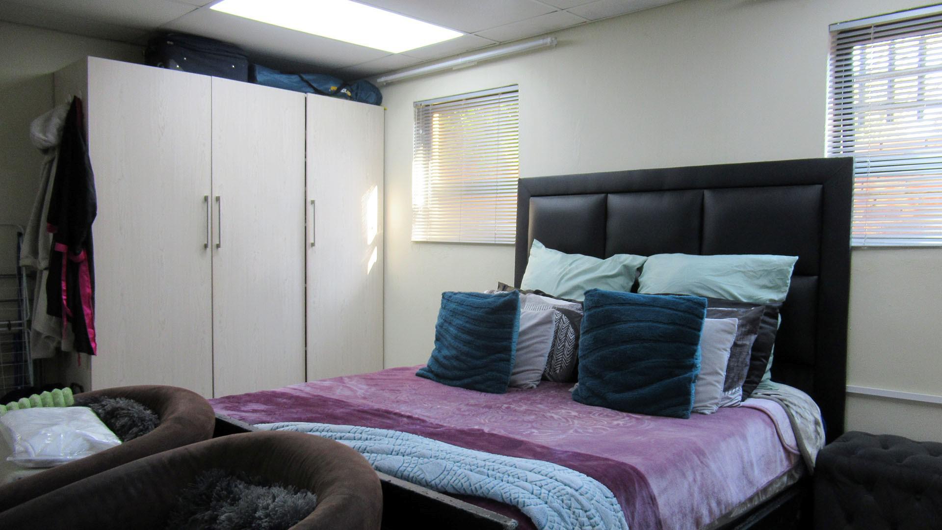 Flatlet - 101 square meters of property in Northwold