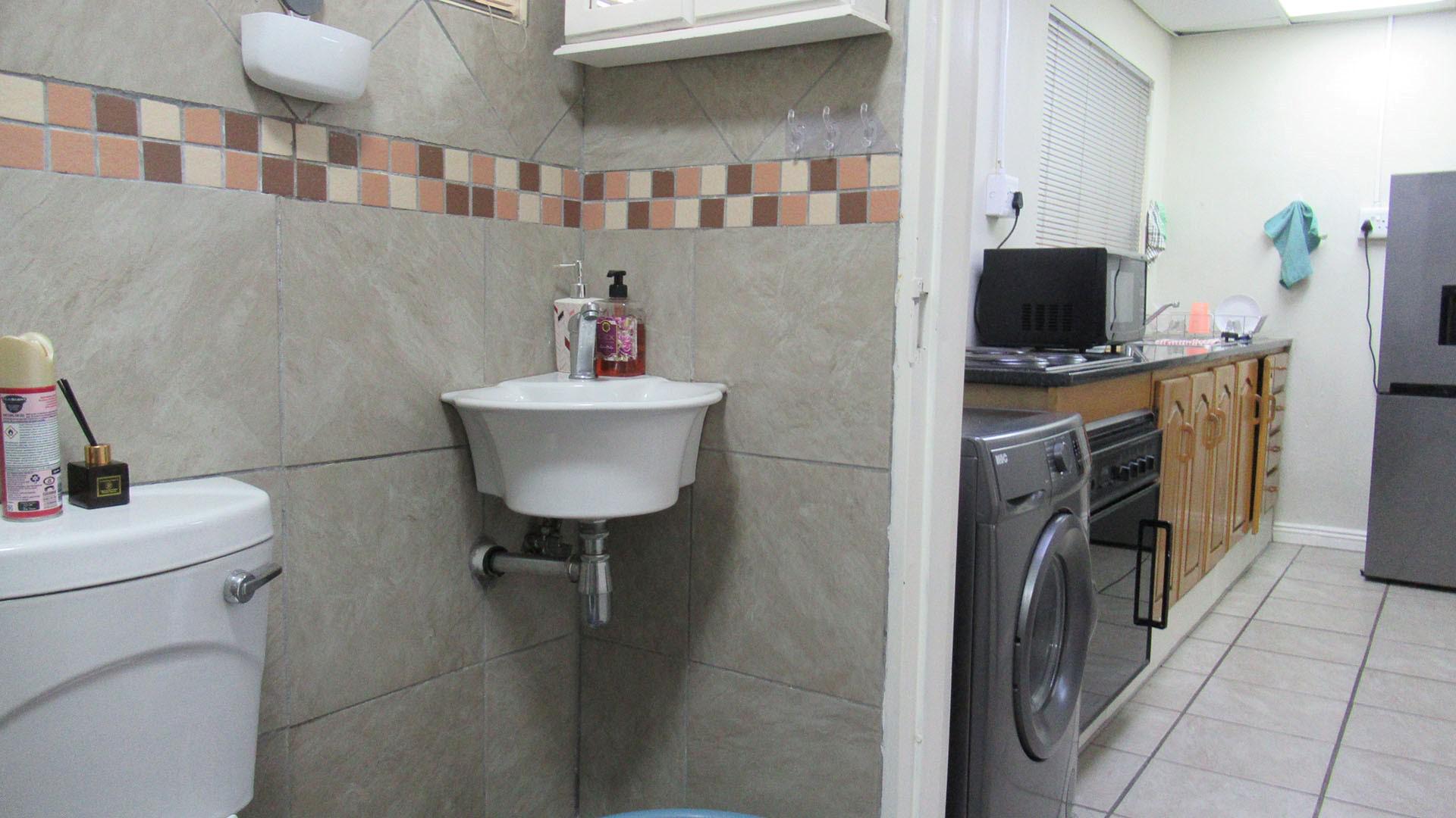 Bathroom 3+ - 16 square meters of property in Northwold
