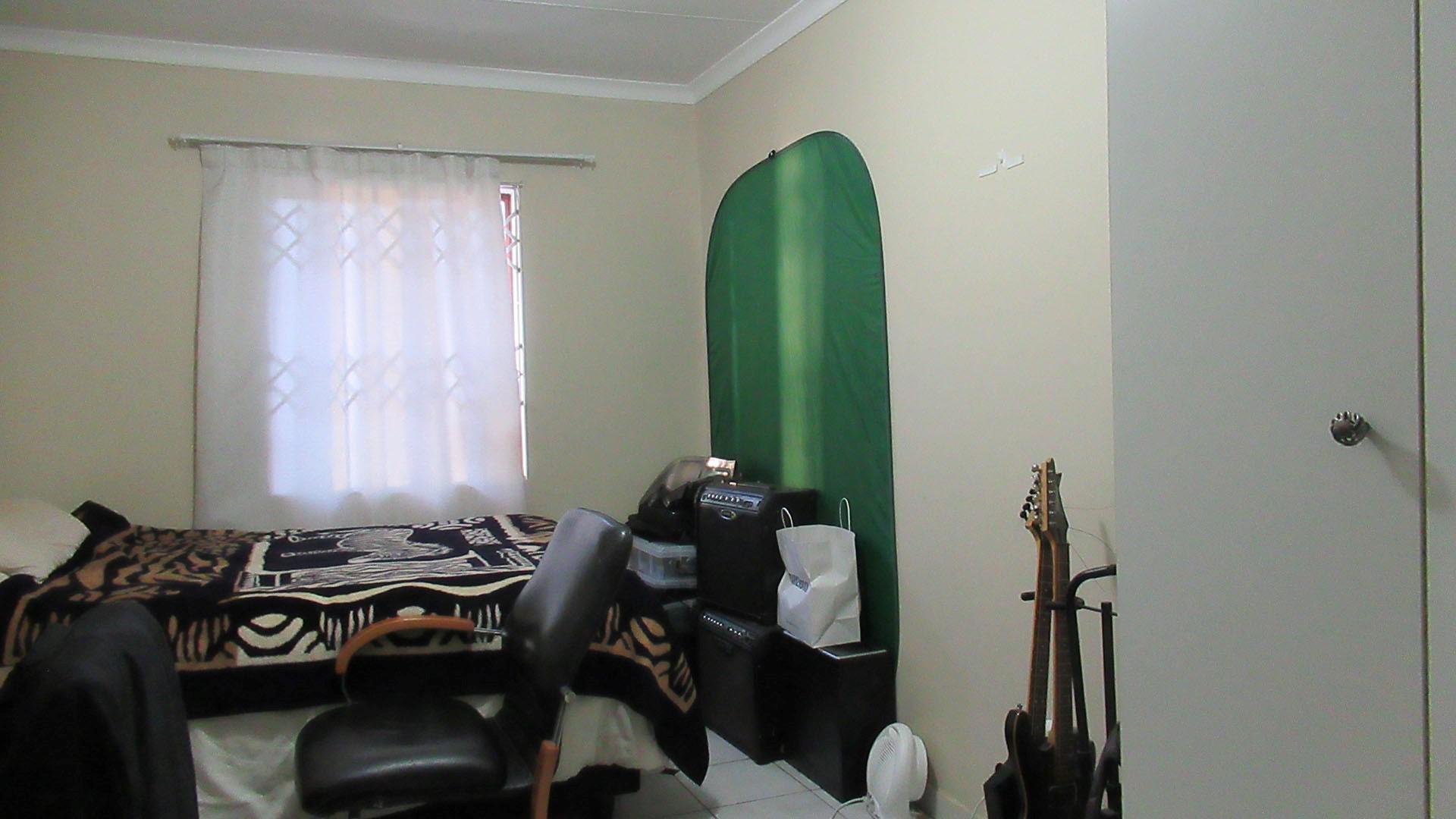 Flatlet - 101 square meters of property in Northwold