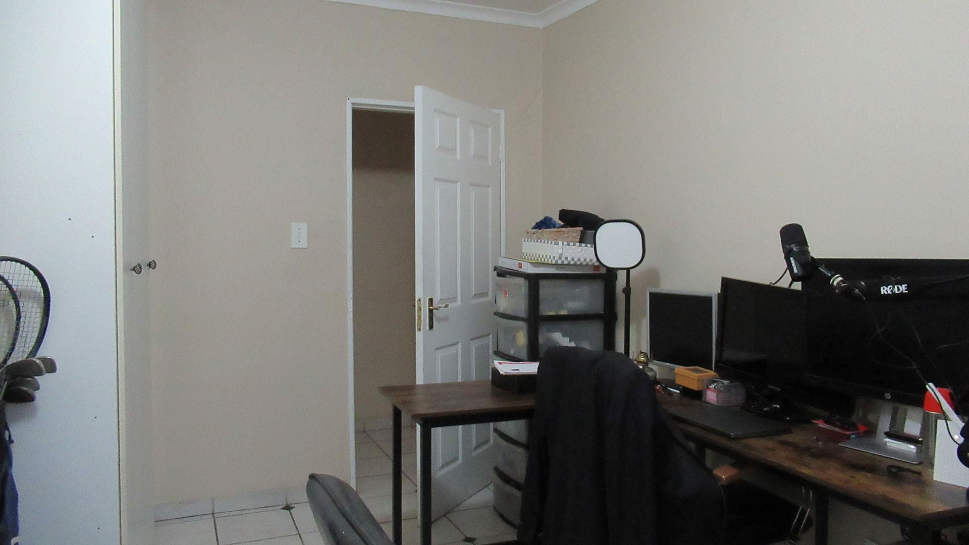 Flatlet - 101 square meters of property in Northwold