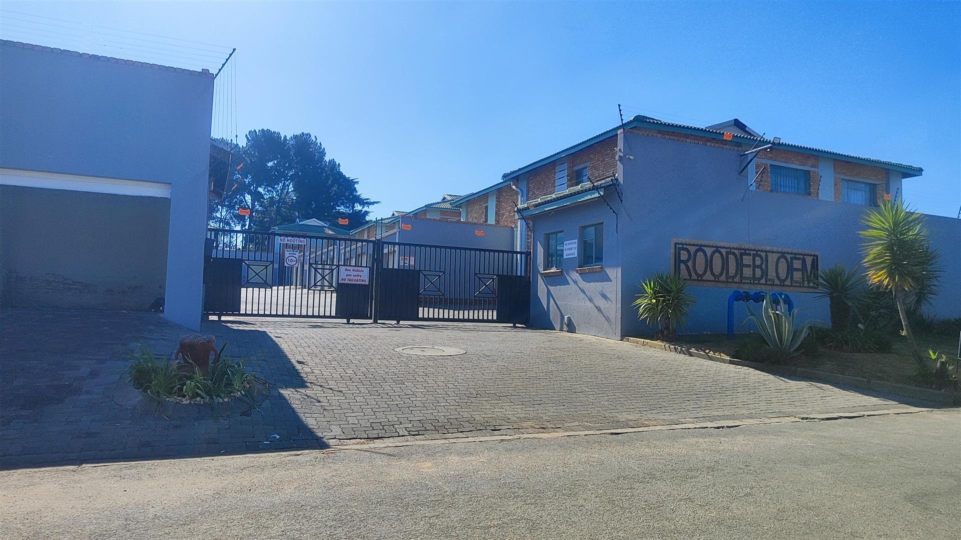 Front View of property in Farrar Park