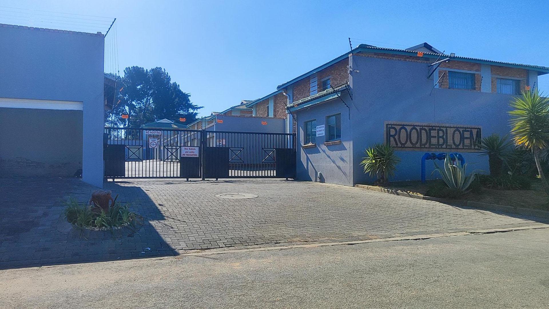 Front View of property in Farrar Park