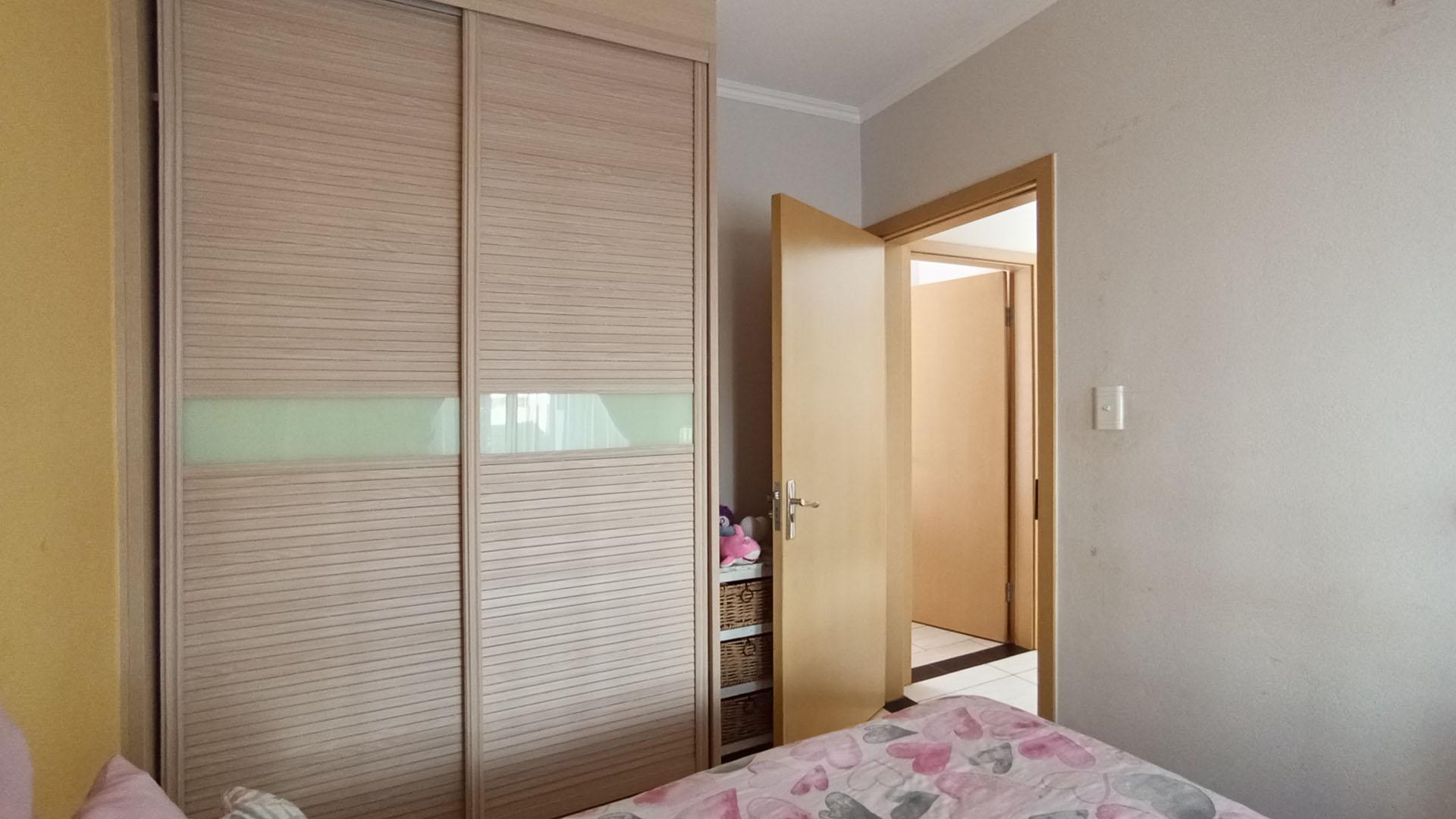 Bed Room 2 - 11 square meters of property in Summerset