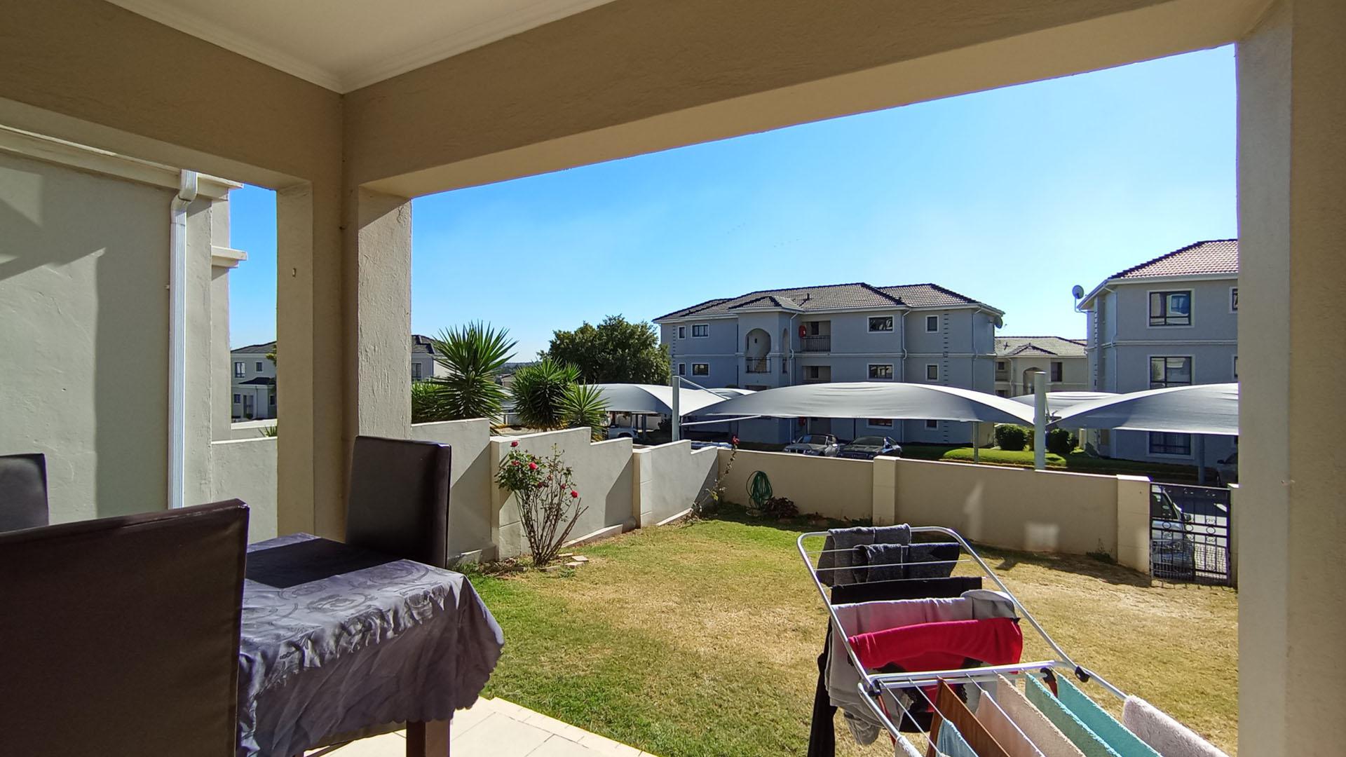 Patio - 7 square meters of property in Summerset