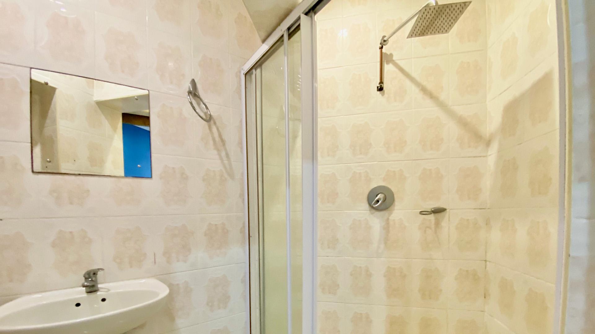 Main Bathroom - 4 square meters of property in Blythedale