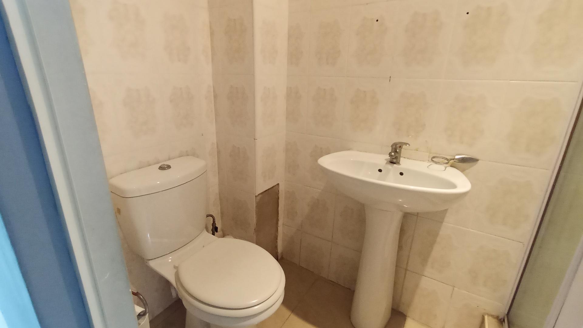 Bathroom 1 - 3 square meters of property in Blythedale