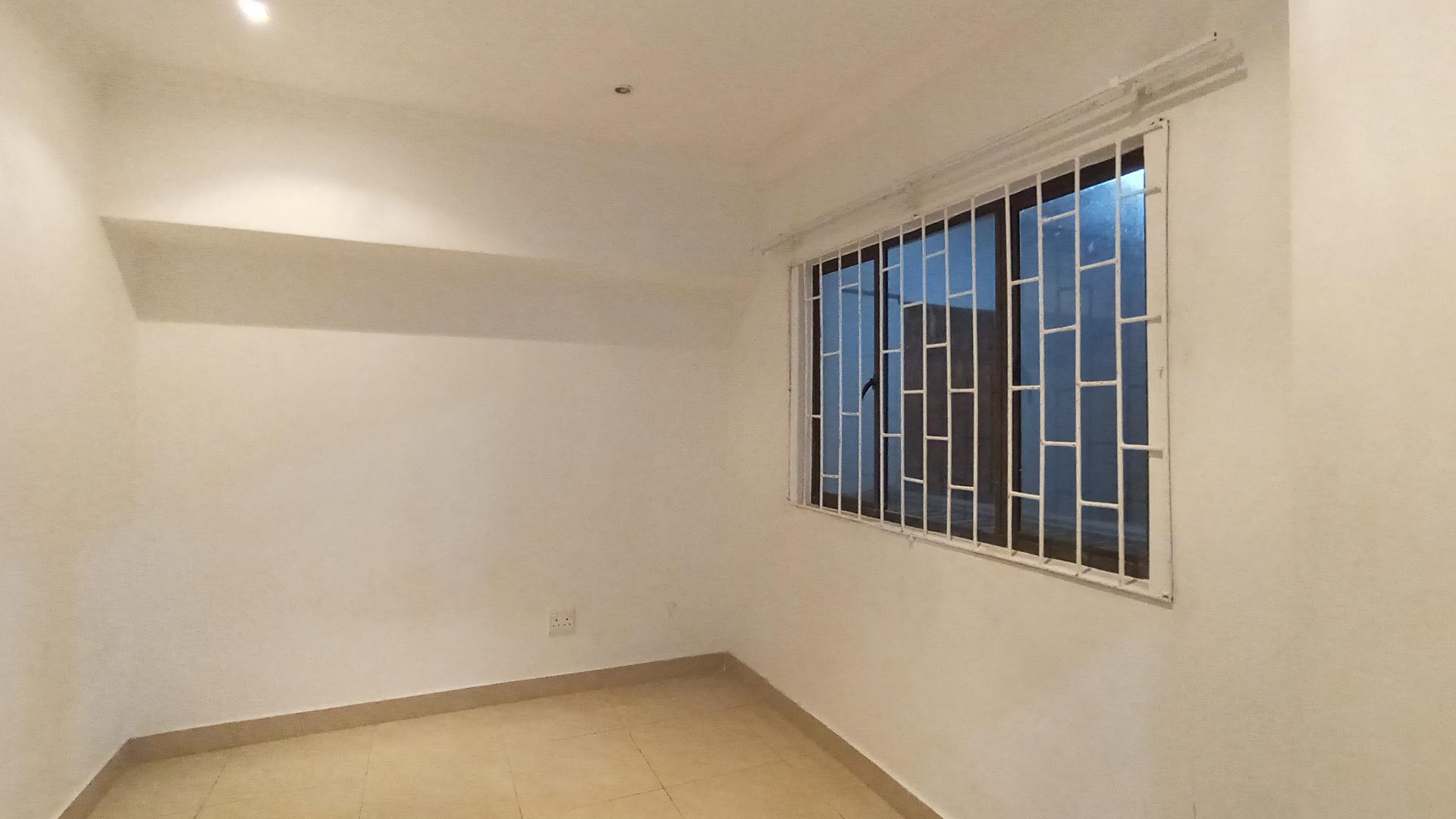 Bed Room 2 - 10 square meters of property in Blythedale