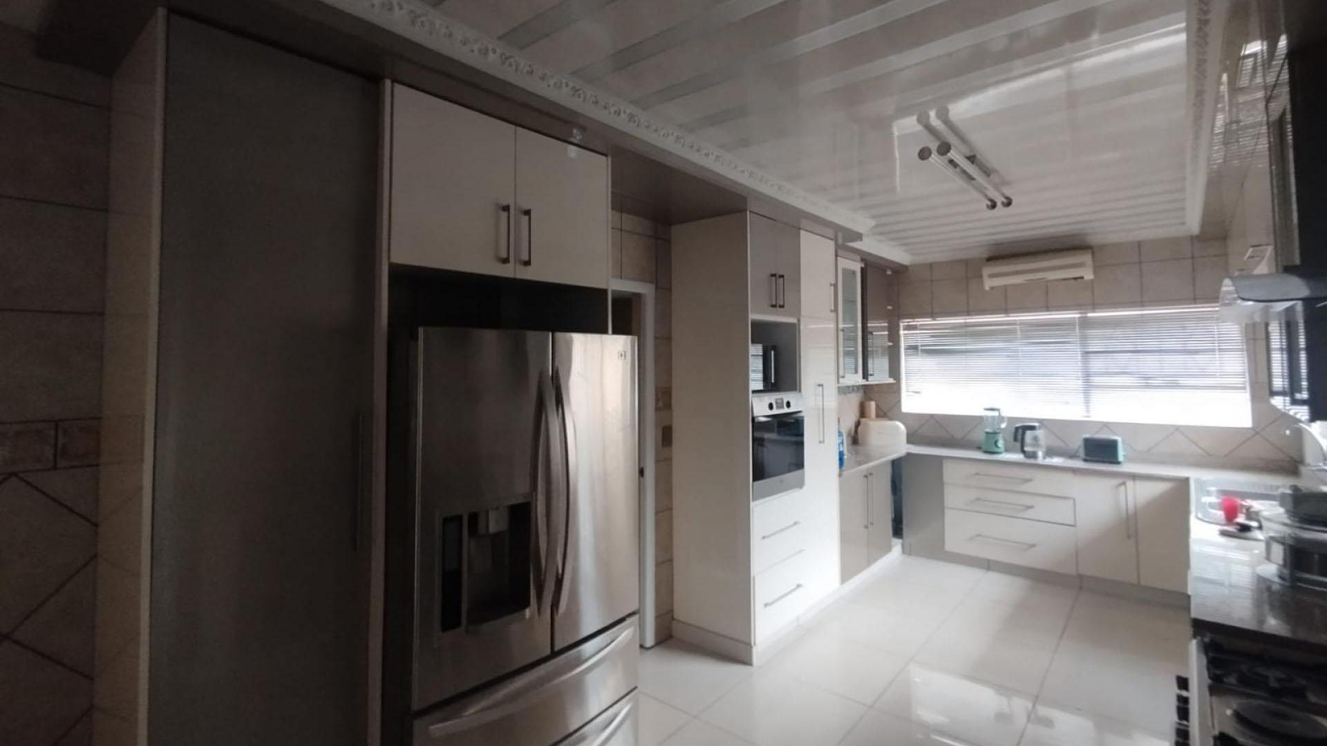 Kitchen of property in Vanderbijlpark