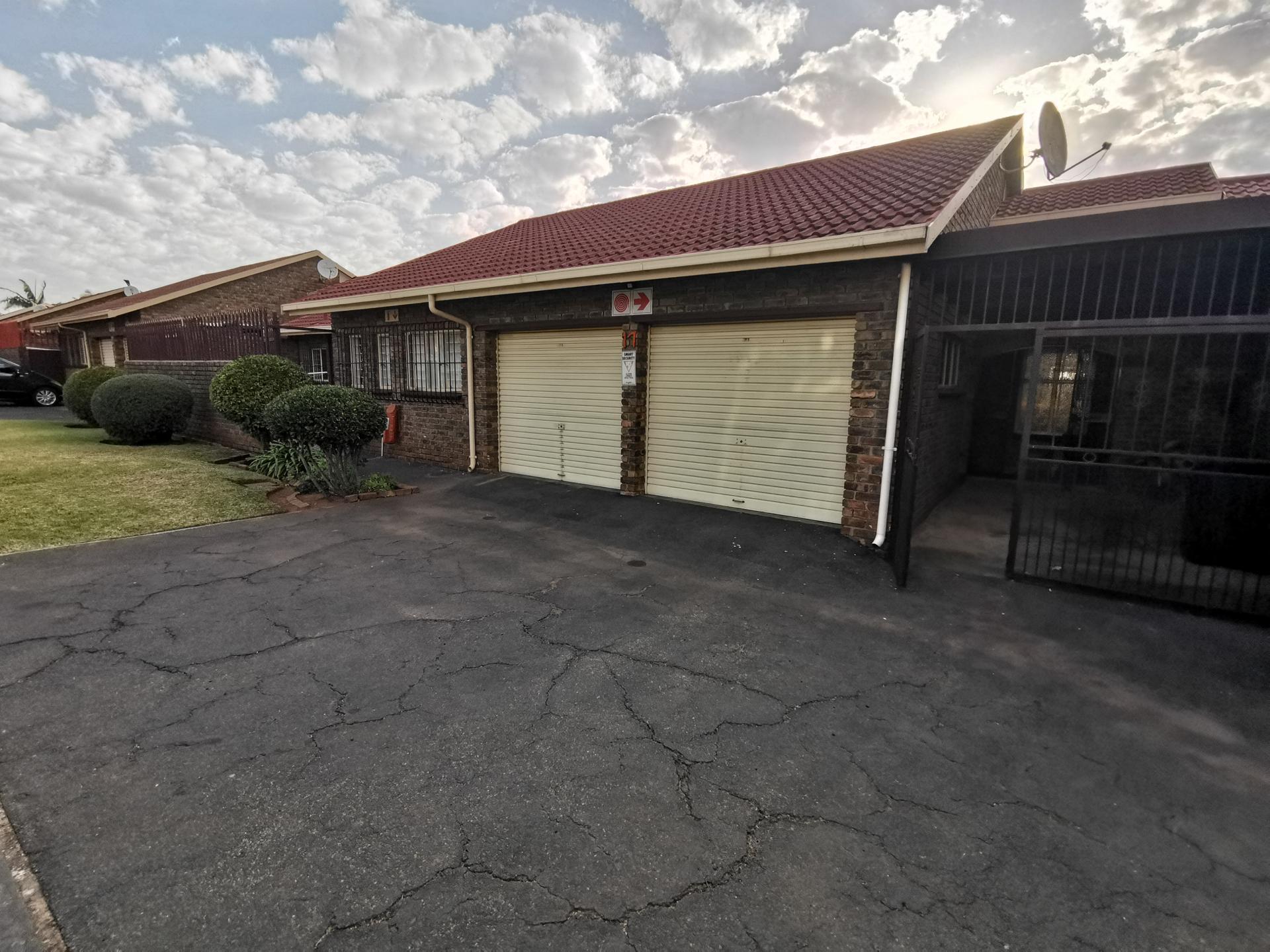 Front View of property in Birchleigh North