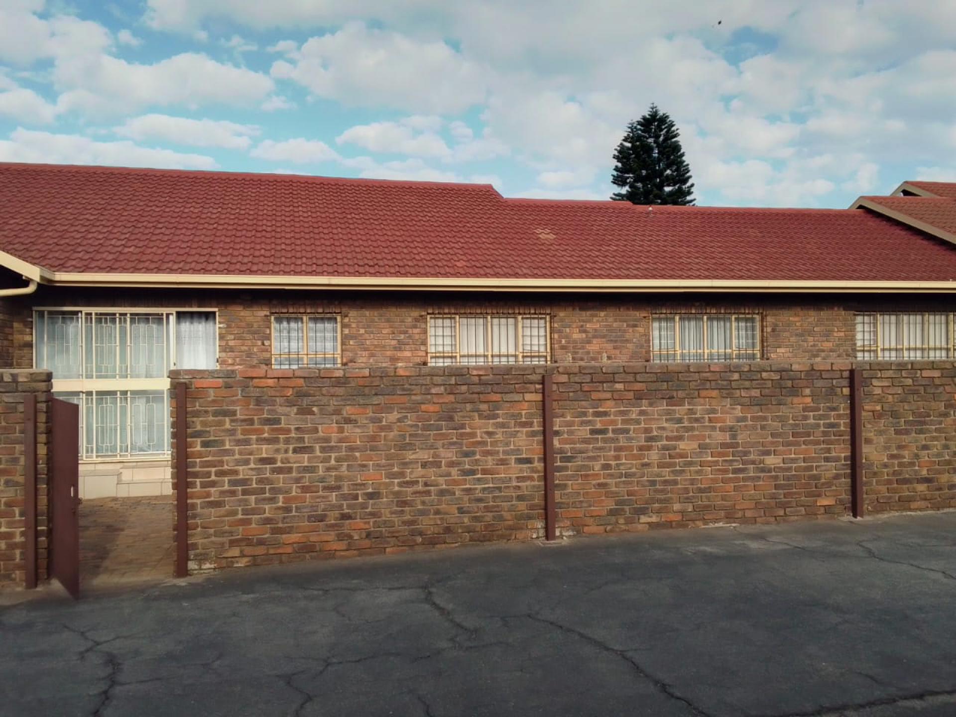 Front View of property in Birchleigh North