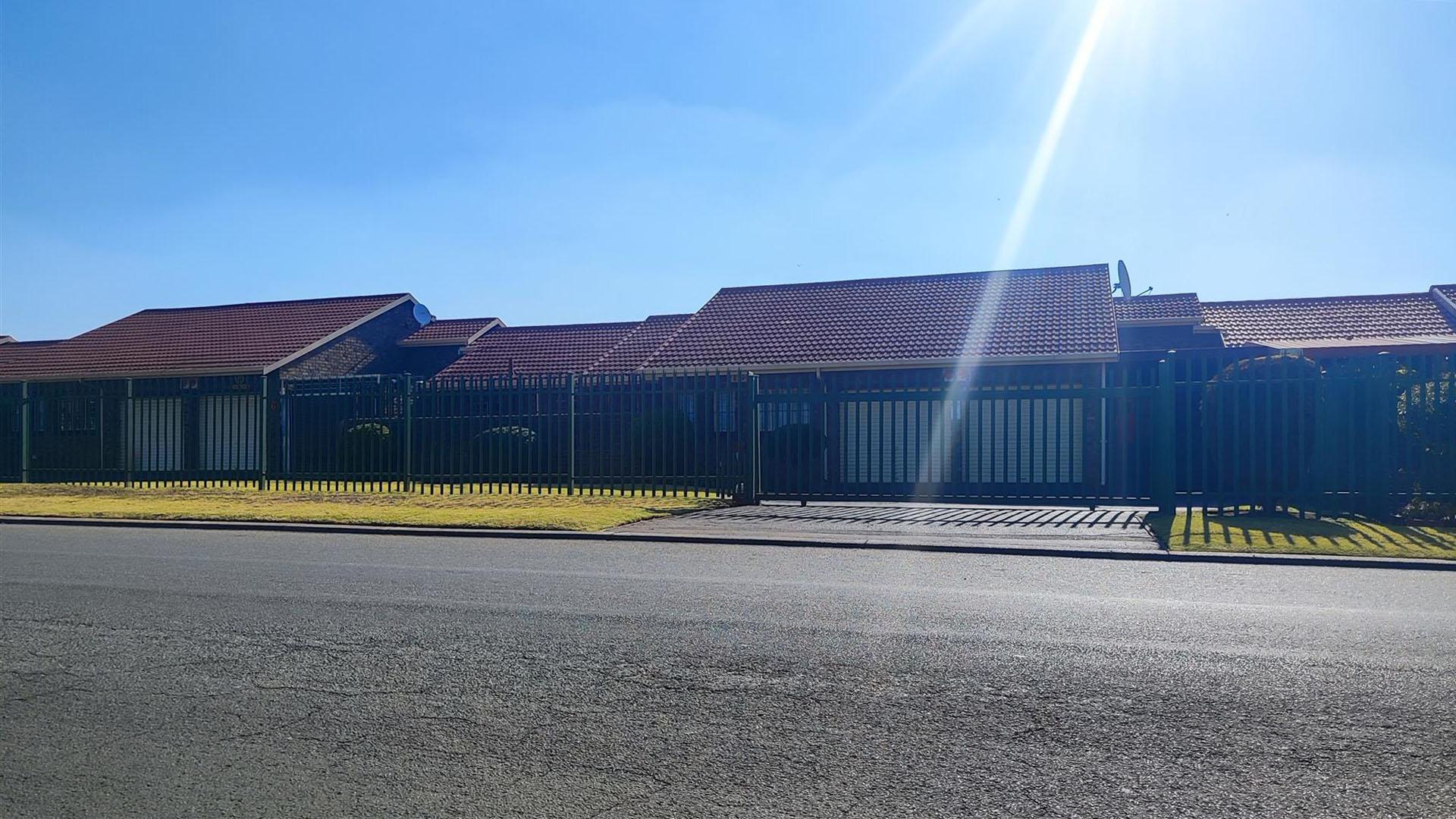 Front View of property in Birchleigh North