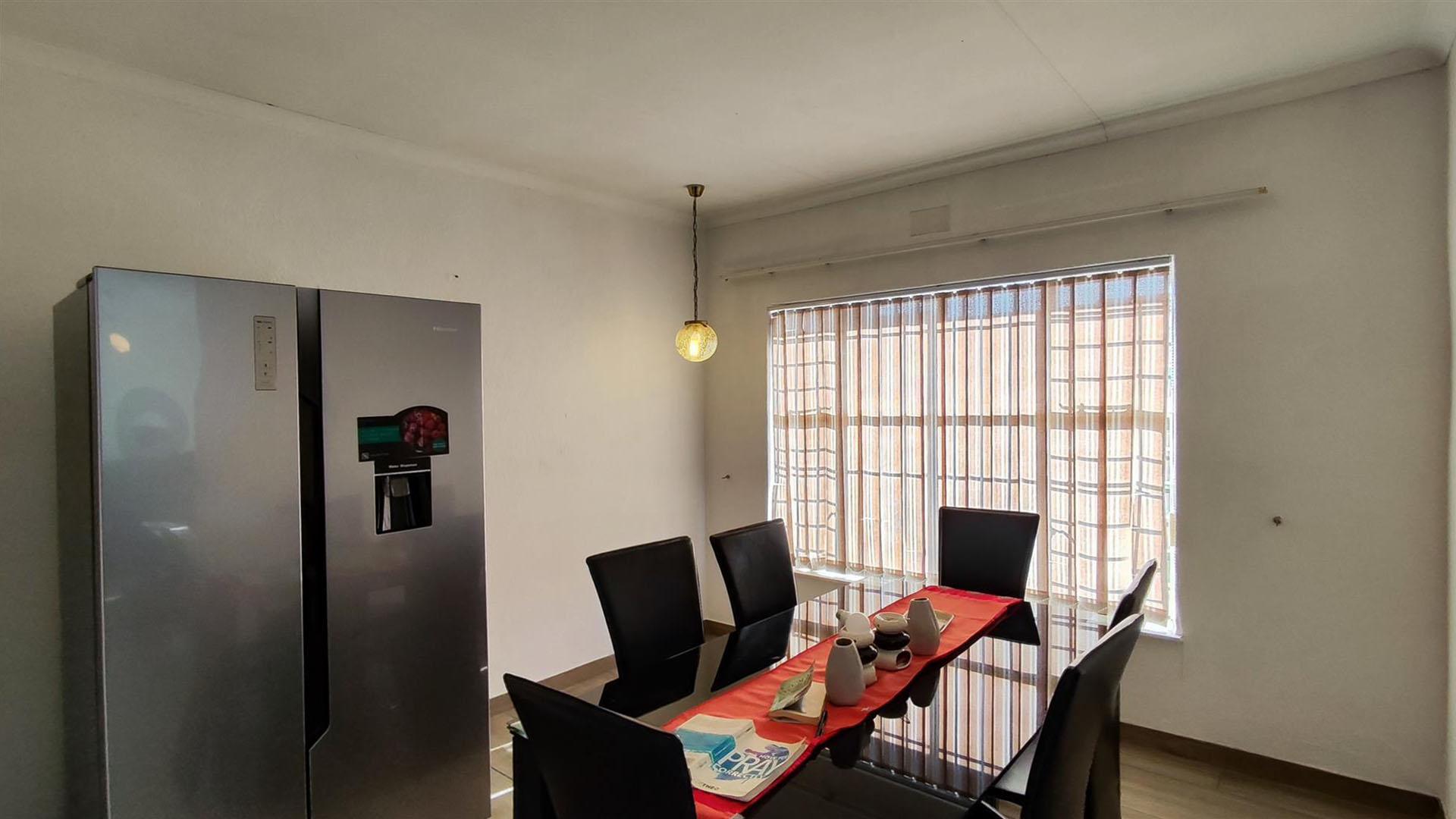 Dining Room - 11 square meters of property in Birchleigh North