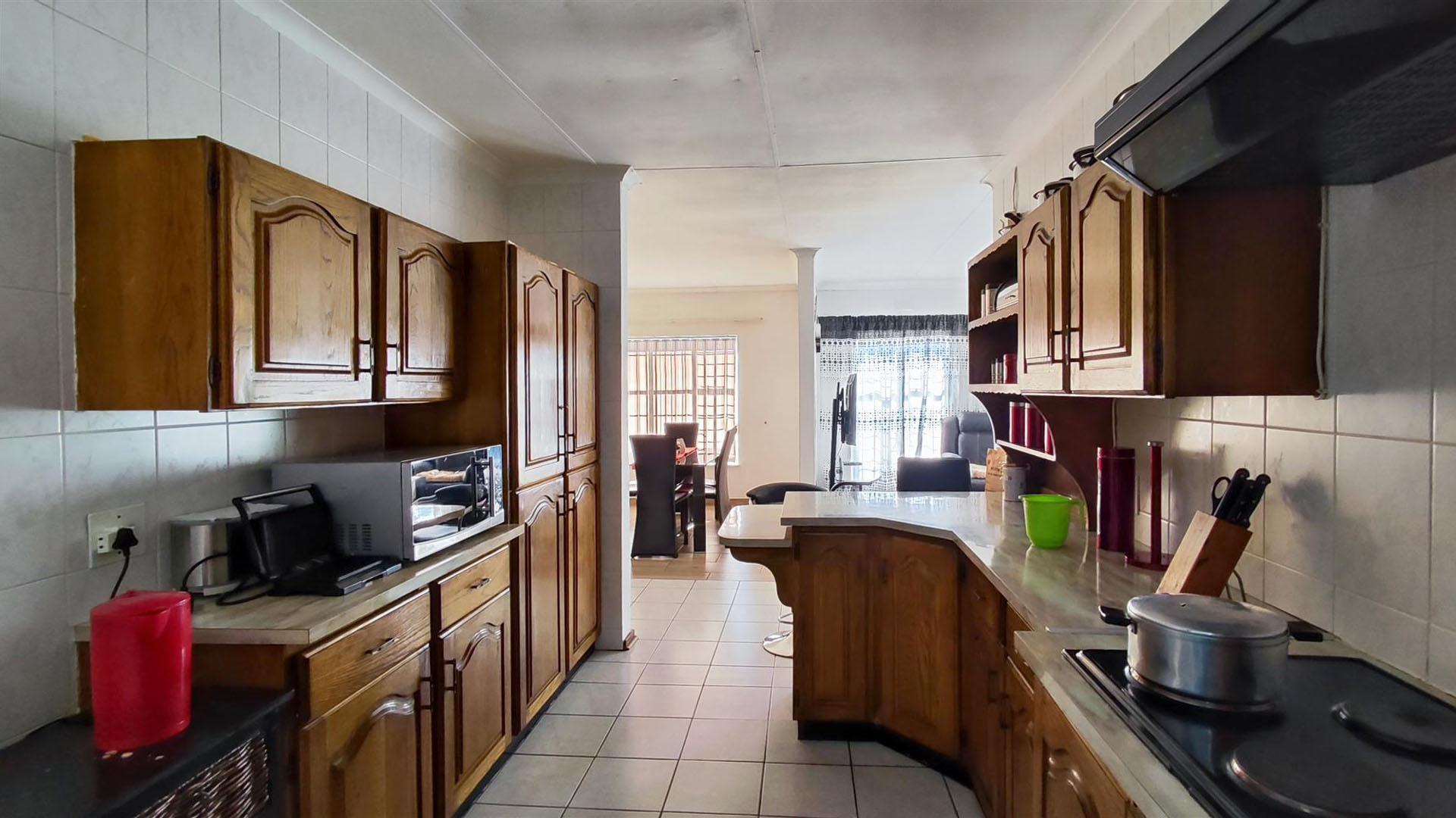 Kitchen - 13 square meters of property in Birchleigh North