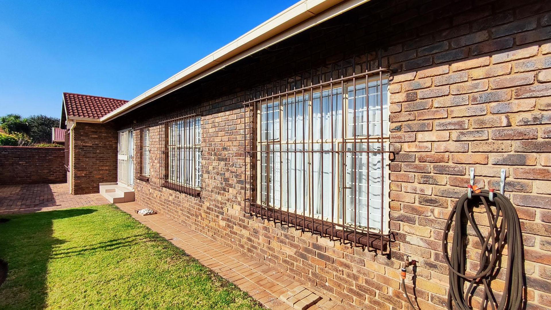 Backyard of property in Birchleigh North