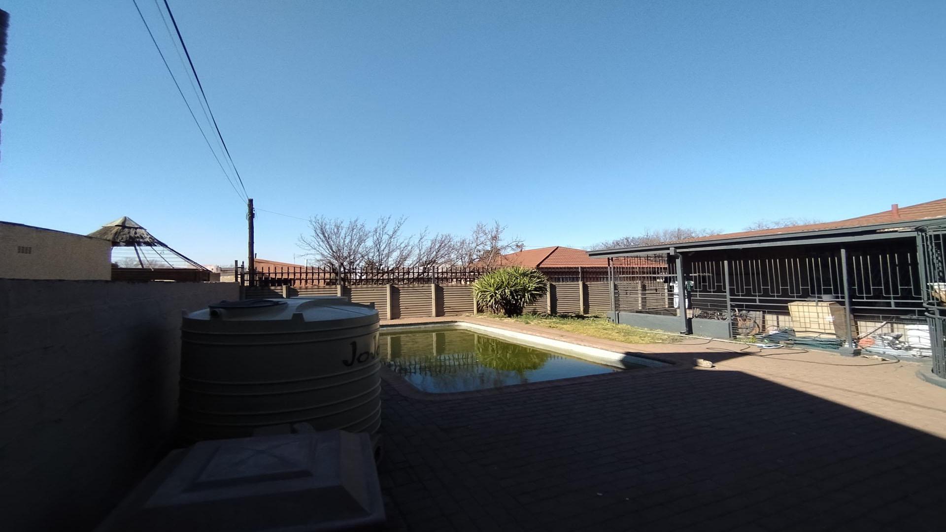 Backyard of property in Vanderbijlpark