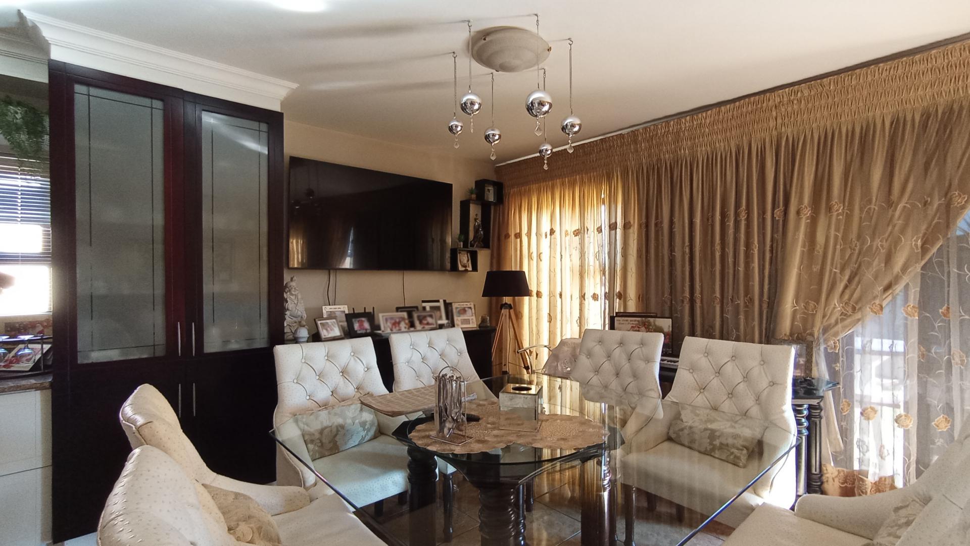 Dining Room - 13 square meters of property in Ormonde