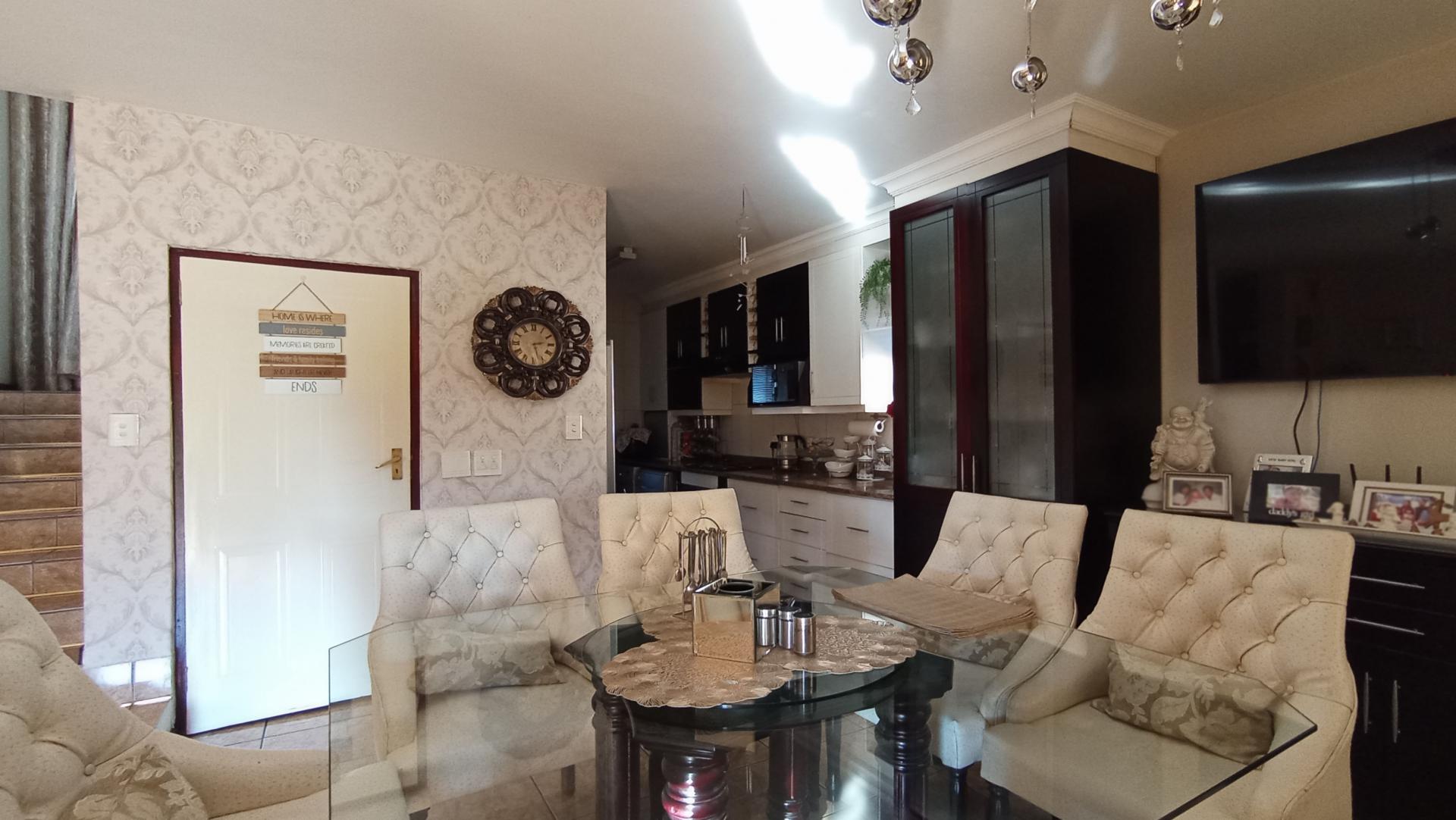 Dining Room - 13 square meters of property in Ormonde