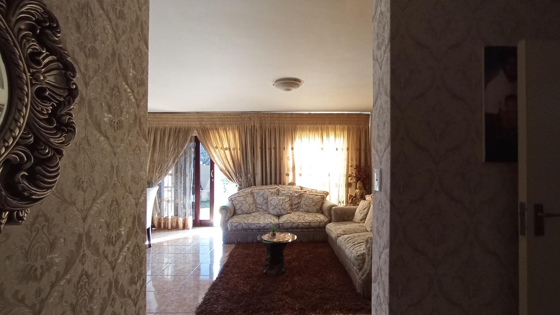 Spaces - 32 square meters of property in Ormonde