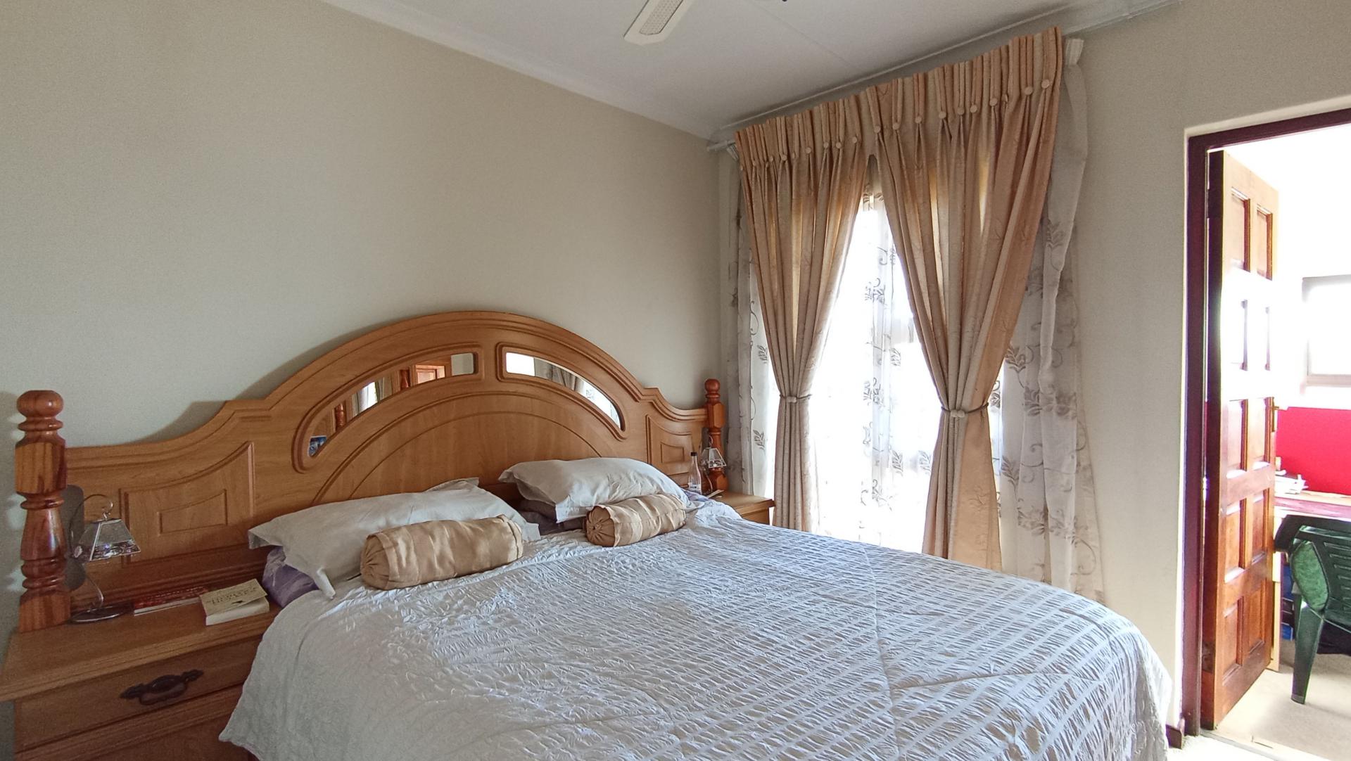 Bed Room 2 - 11 square meters of property in Ormonde