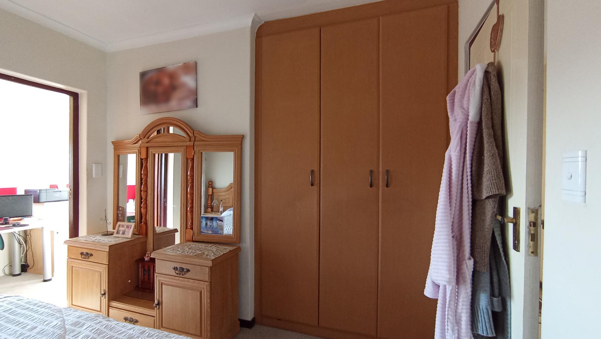 Bed Room 2 - 11 square meters of property in Ormonde