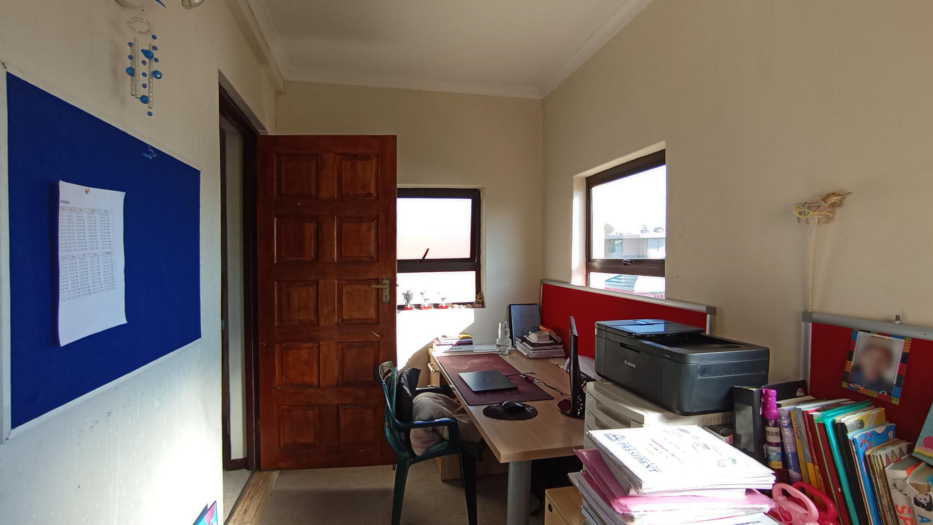 Spaces - 32 square meters of property in Ormonde