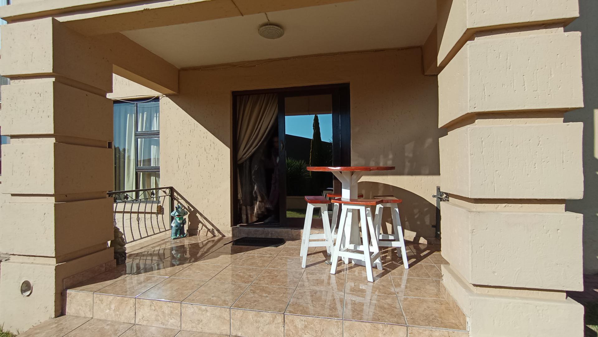 Patio - 5 square meters of property in Ormonde