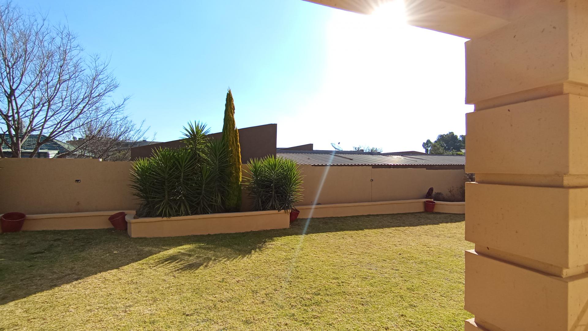 Backyard of property in Ormonde