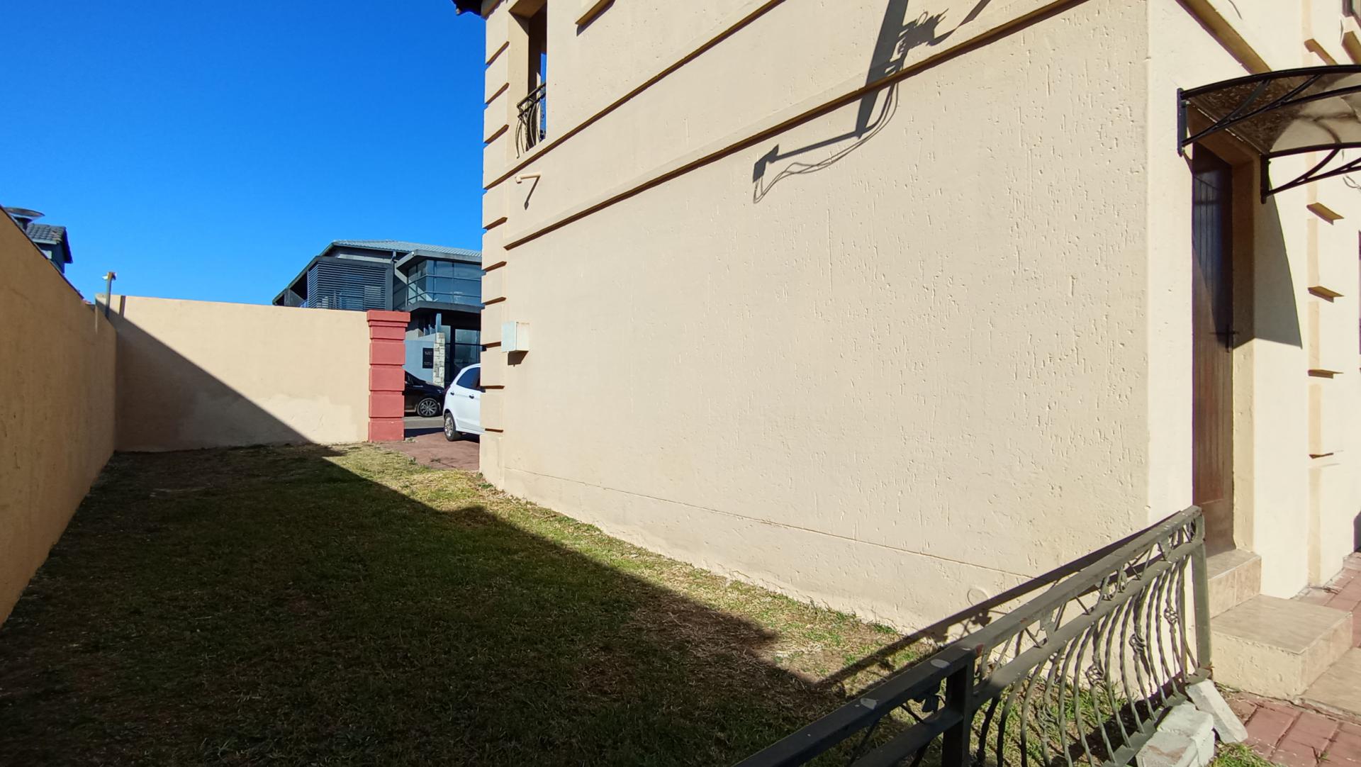 Backyard of property in Ormonde