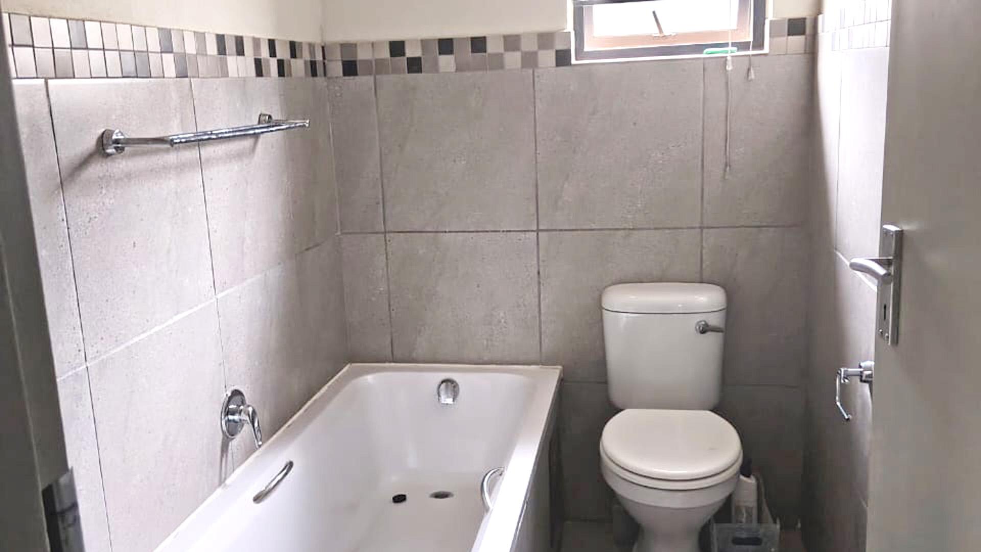 Bathroom 1 of property in Albertsdal