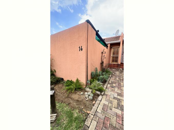 2 Bedroom Cluster to Rent in Alan Manor - Property to rent - MR681354