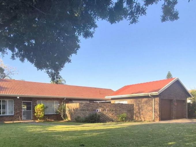 4 Bedroom House for Sale For Sale in Constantiapark - MR681359