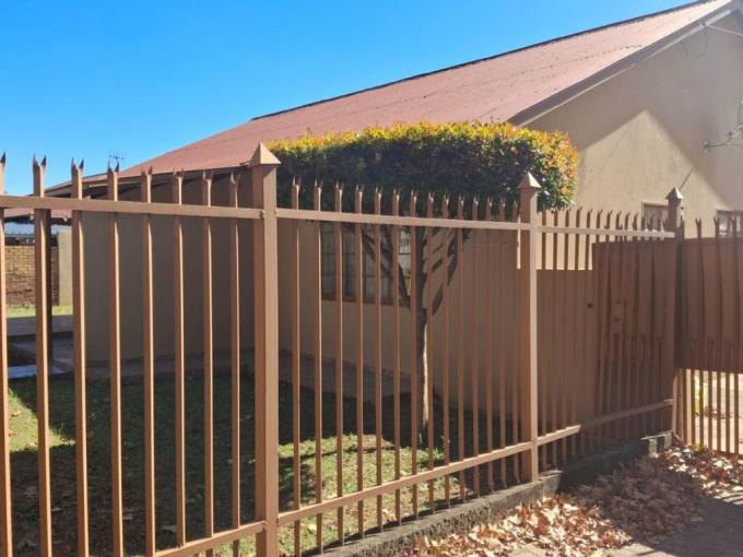 3 Bedroom House for Sale For Sale in East Lynne - MR681373